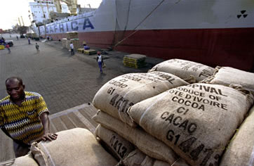 Loading cocoa at Côte d’Ivoire’s port of Abidjan