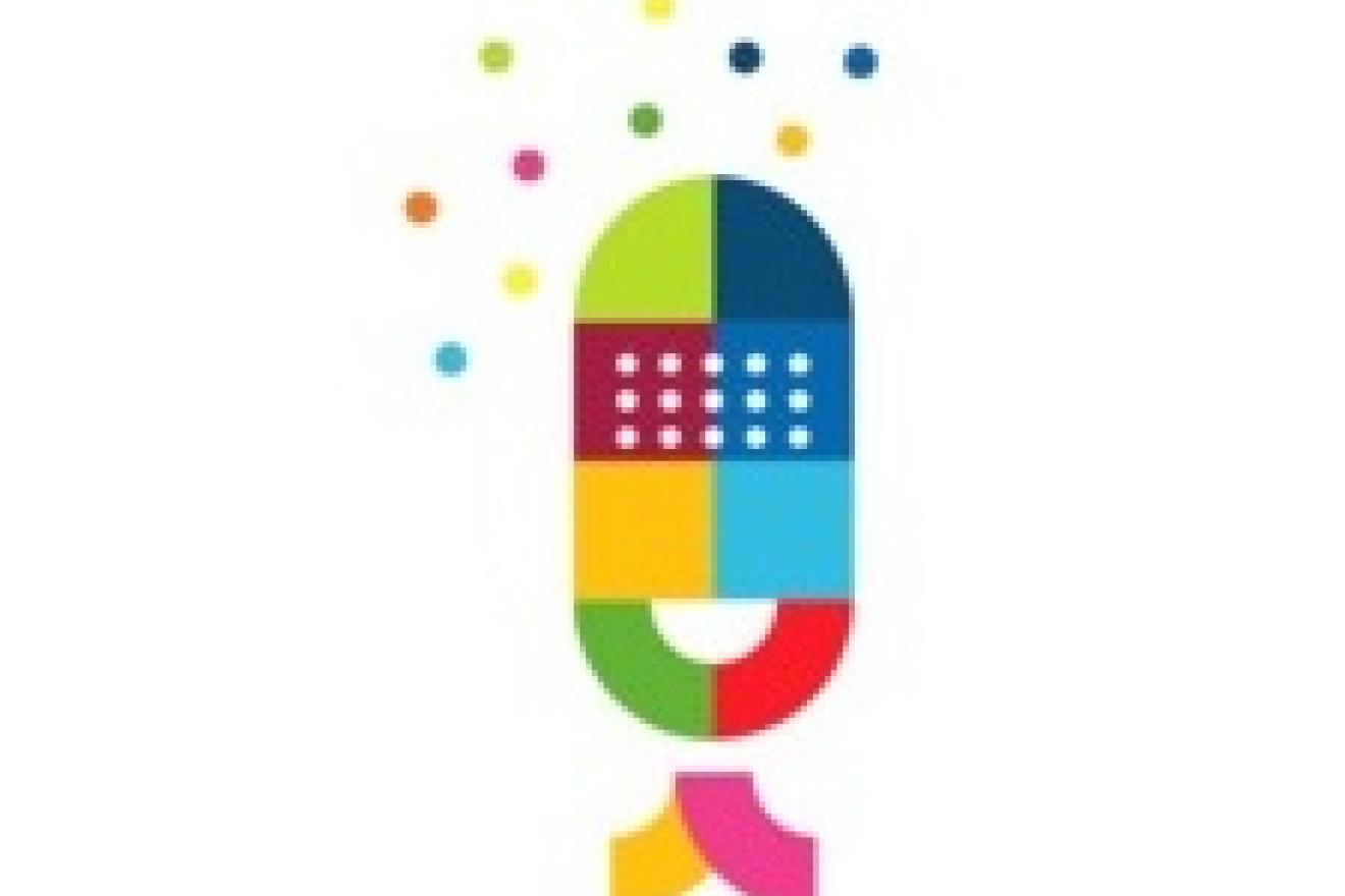Ilustración de un micrófono rodeado de puntos de colores que forma el icono de este pódcast InnovAcción.